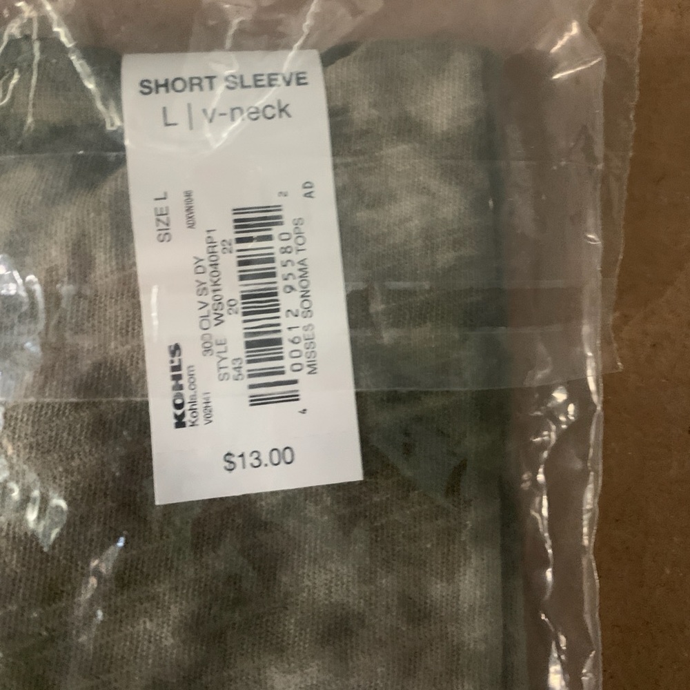 Tie Dye Women's Sonoma Goods For Life Essential V-Neck Tee - Picture 3 of 3